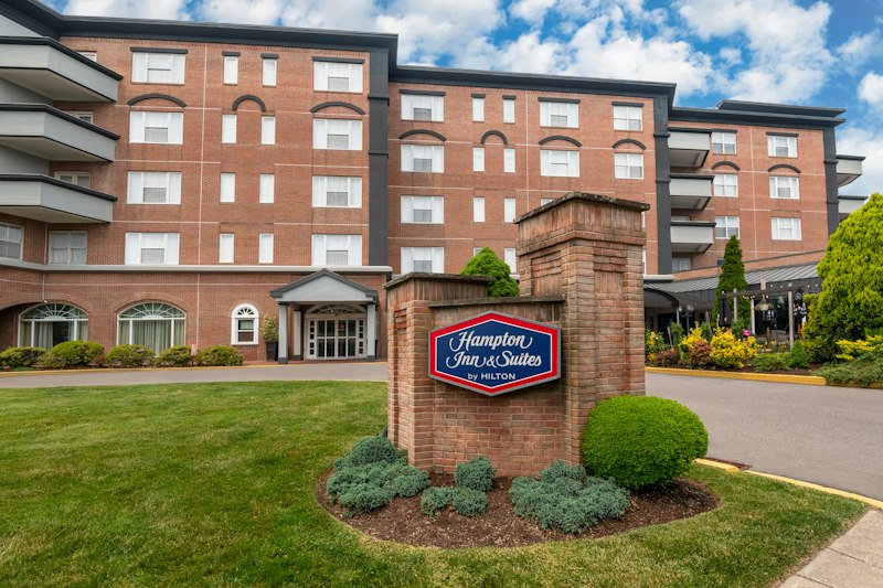 Hampton Inn and Suites Stamford 46/46