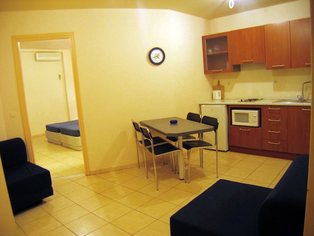 Creta Hotel 17/24