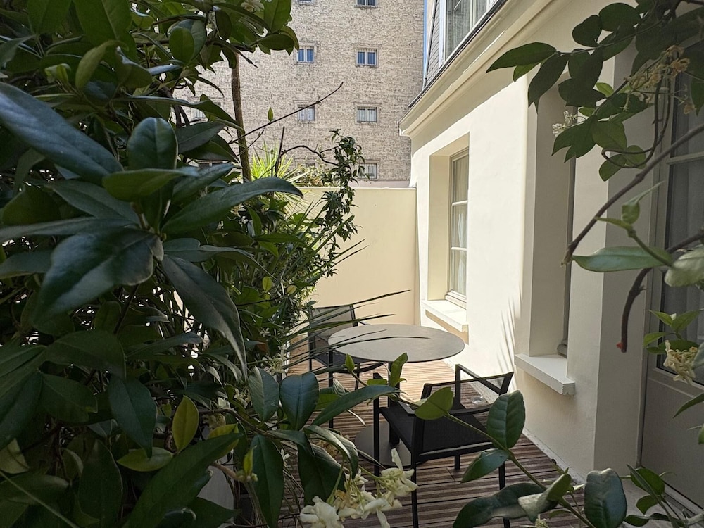 L Edmond Hotel Parc Monceau 58/67