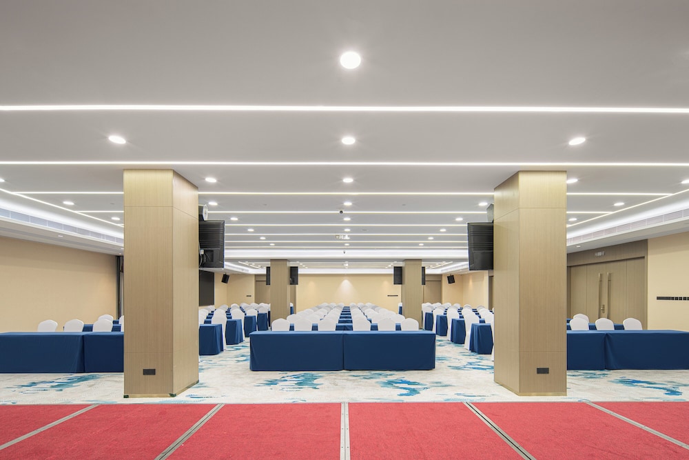 Rezen Longuu Hotel (Guangzhou Baiyun Airport Cultural Tourism City) 5/50
