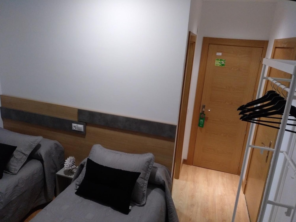 Hostal Rioja Condestable 36/48