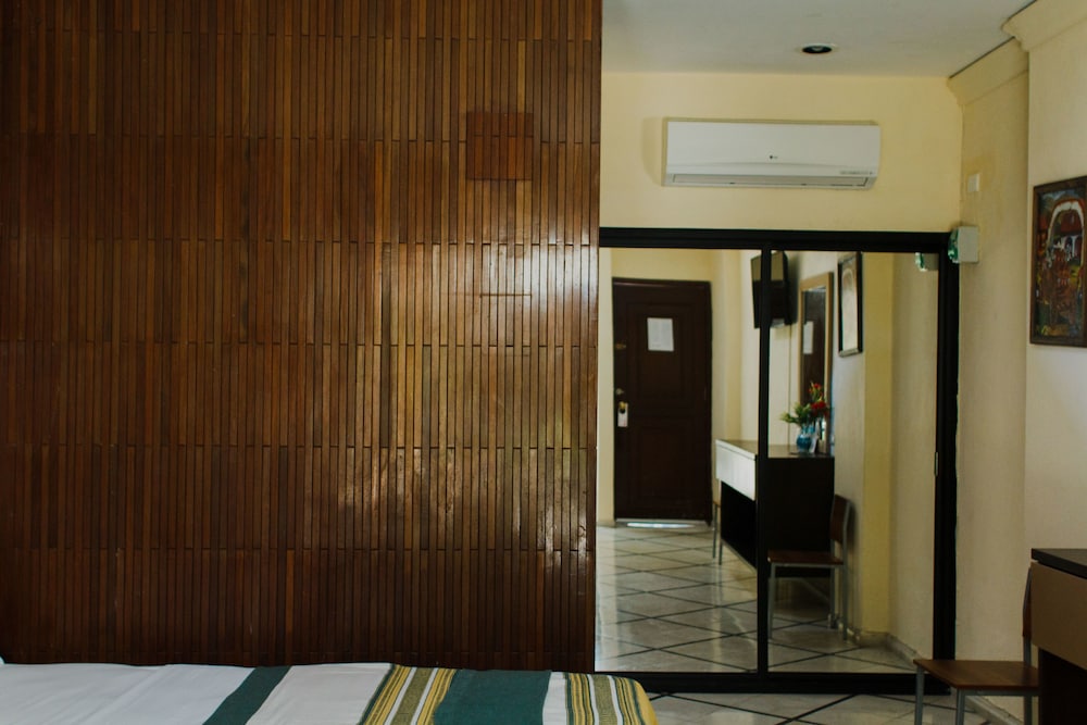Hotel Ambassador Merida 19/72