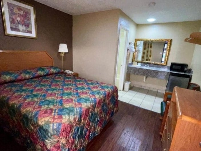 Golden Inn Dallas by Hotel O 18/50