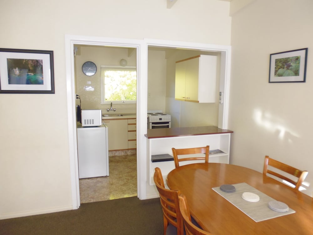 Spa Lodge Motel 34/49