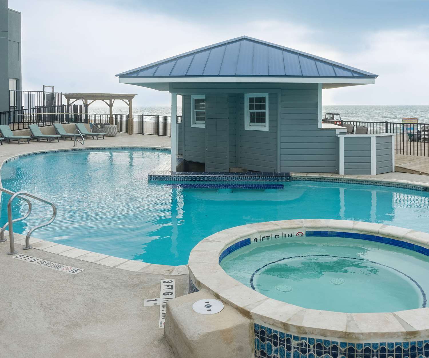 DoubleTree by Hilton Corpus Christi Beachfront 2/41