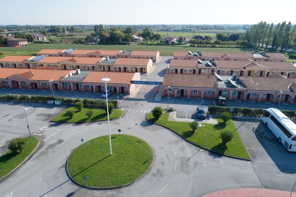 Autohotel Venezia 40/52