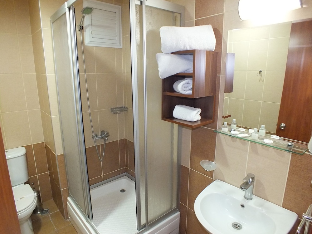 Lifos Hotel 43/48