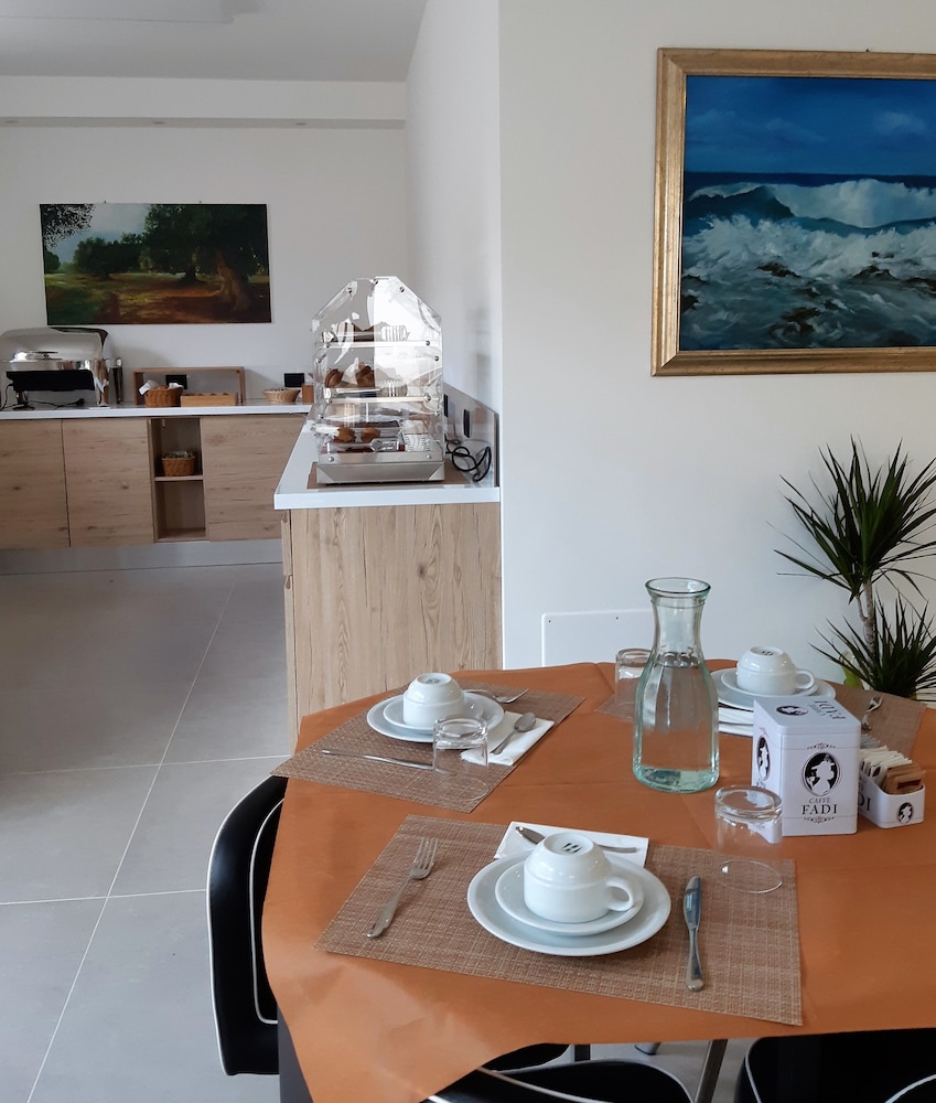 Morello Beach Hotel 28/50