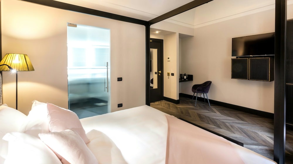 SUPERIOR, DOUBLE BED