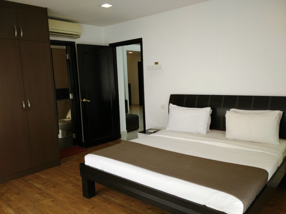 2 BEDROOMS, FAMILY SUITE
