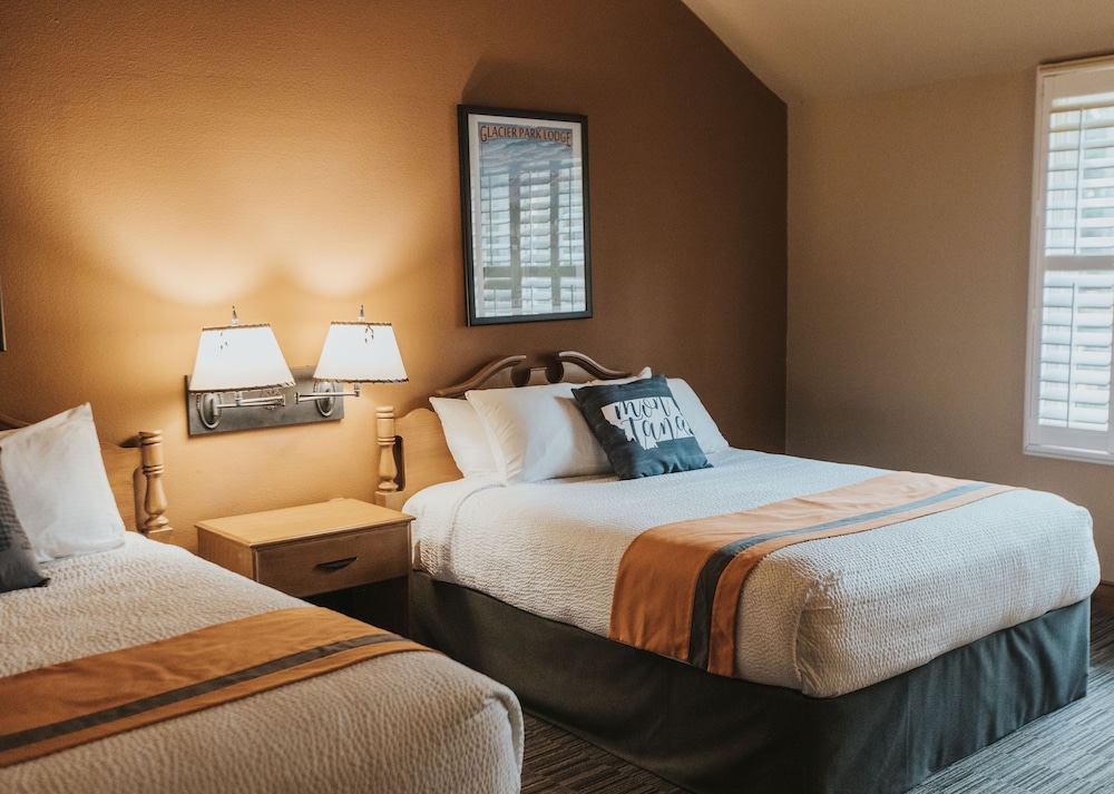 Room, 2 Queen Beds, Golf or Nordic View