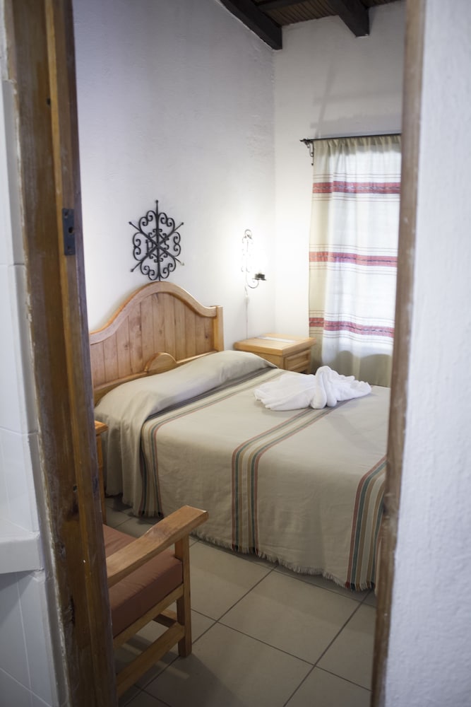 Basic, Double Bed, Hotel Pie de la Sierra 6/10
