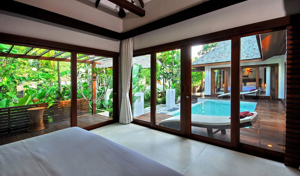 Zara Resort (ex The Privilege Hotel Ezra Royal Beach) 48/80