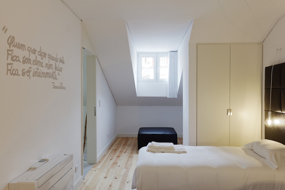 1 BEDROOM, CITY, APARTMENT, KITCHENETTE