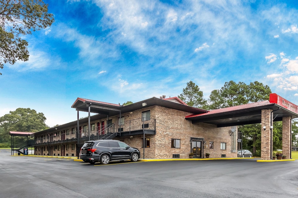 Econo Lodge Martin 2/29