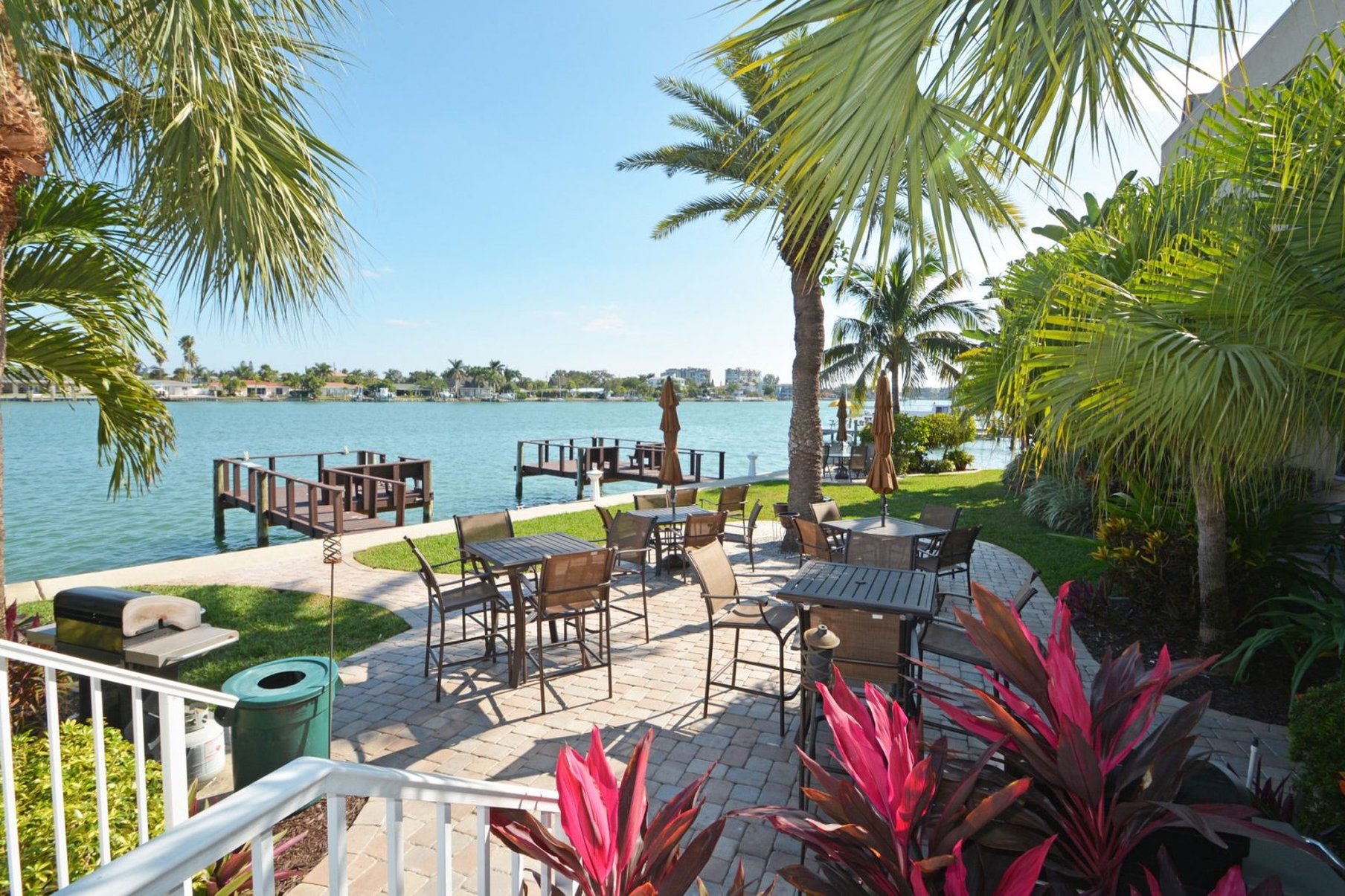 Westwinds Waterfront Resort 32/34