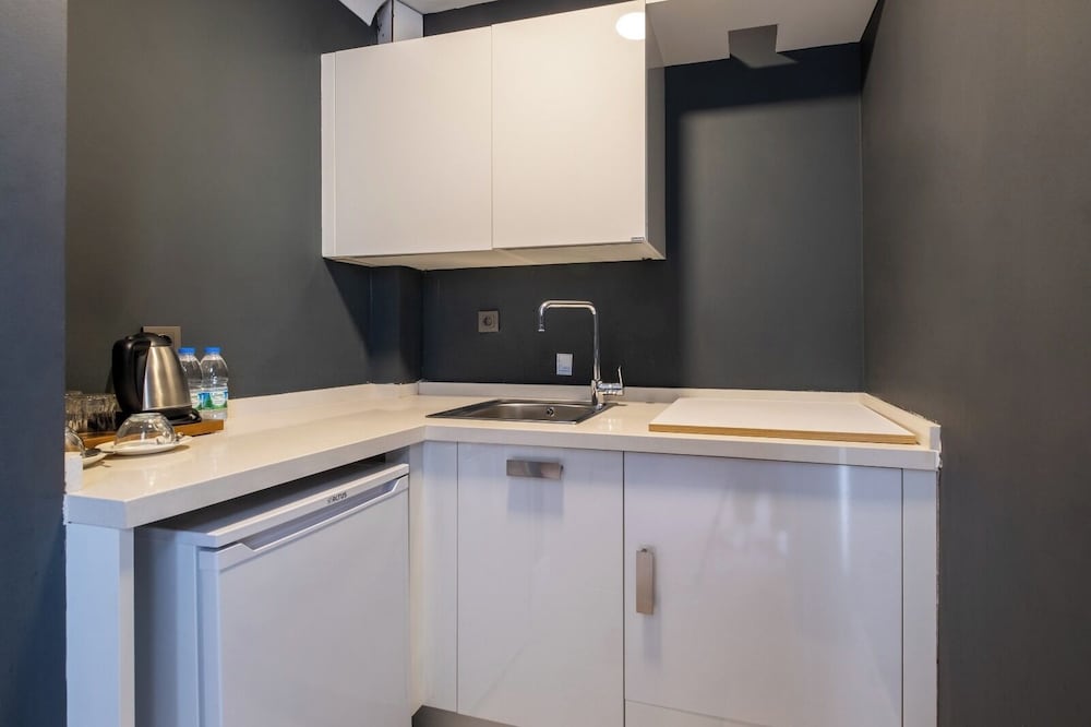 216 Bosphorus Suite 38/50
