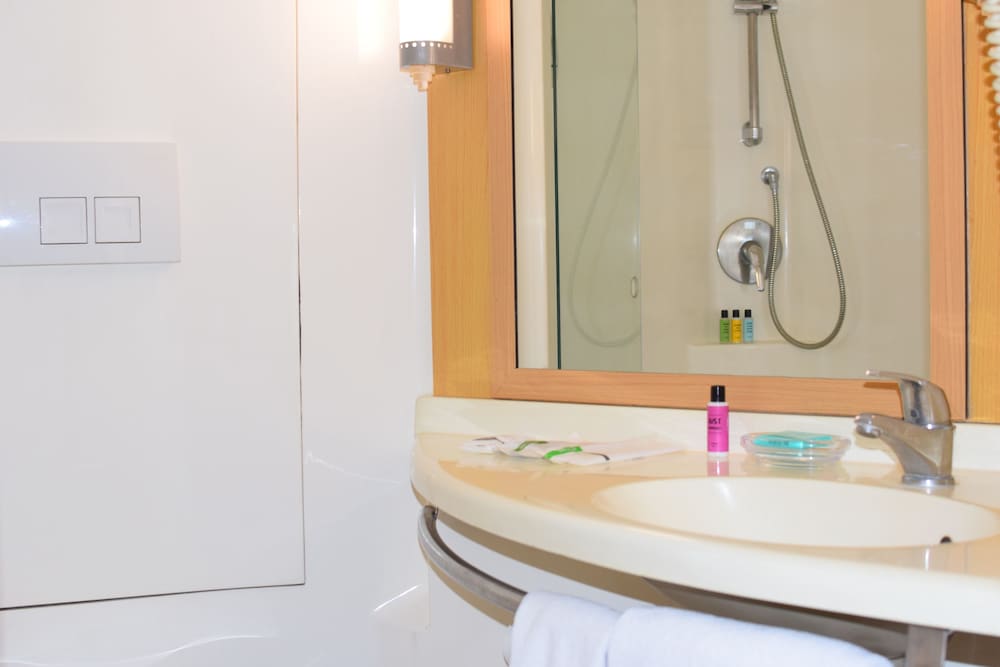 Ibis Bengaluru Hosur Road - An Accorhotels Brand 71/71