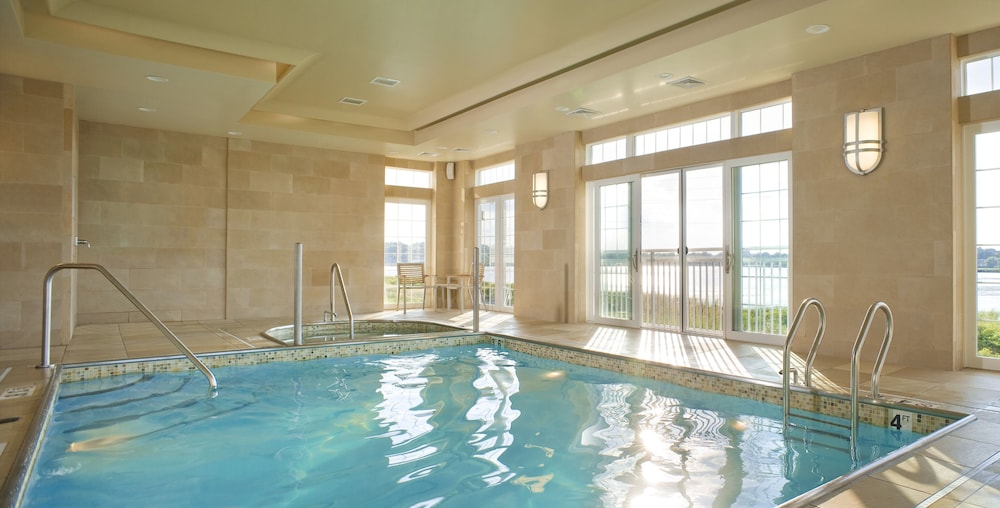 Newport Beach Hotel Suites 35/69
