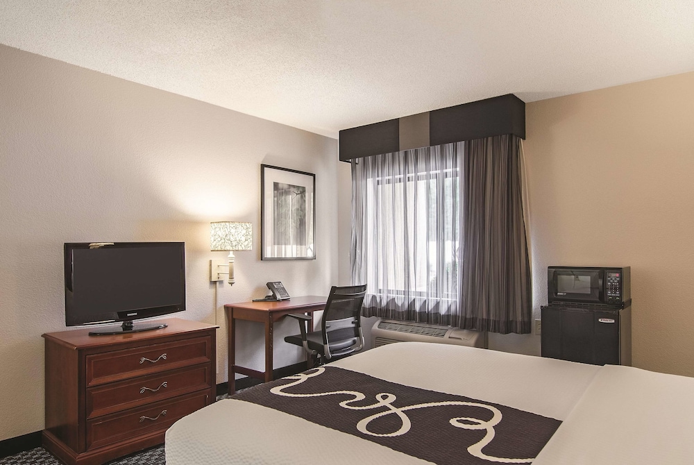 Howard Johnson by Wyndham Sacramento Downtown 36/58
