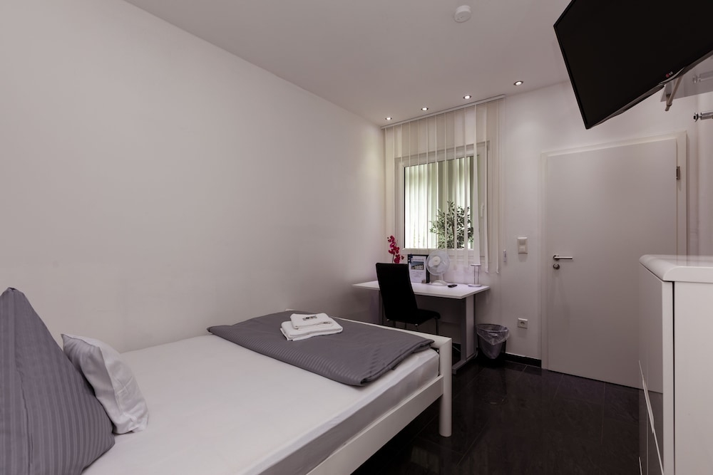 Hotel am Rosenplatz 51/51