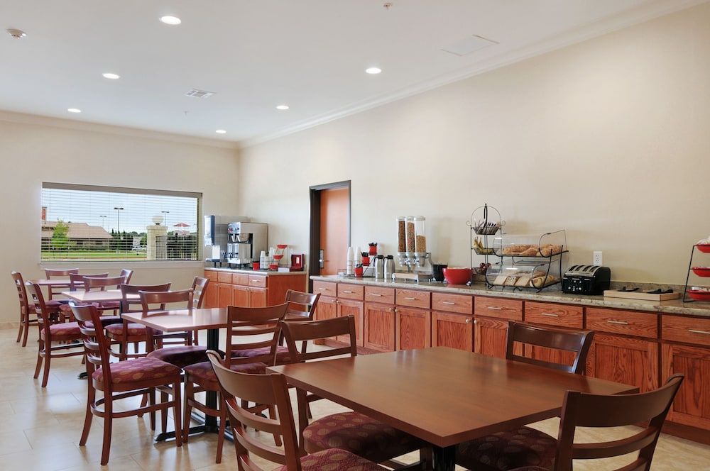Ramada By Wyndham College Station 44/55