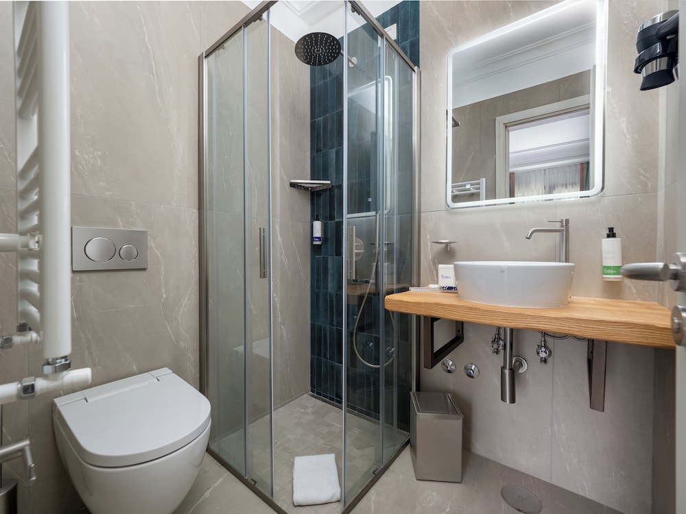 غرفة ثلاثية بسرير مزدوج وسرير فردي، Gardenia Sorrento Coast, Ascend Hotel Collection 6/10