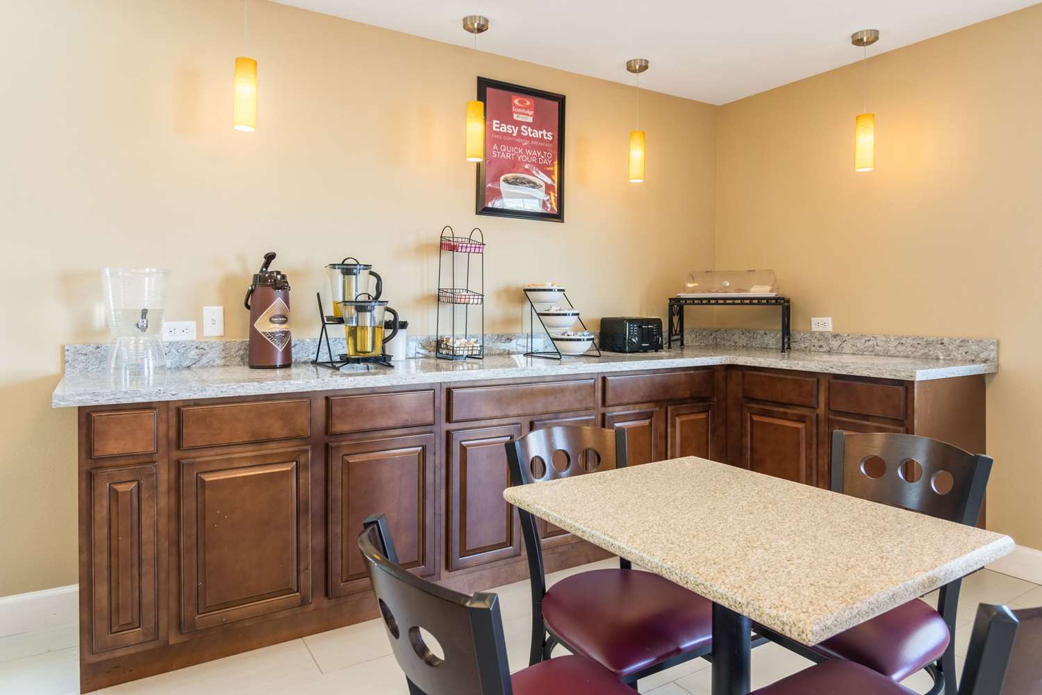 Econo Lodge Inn & Suites North Little Rock near Riverfront 8/14