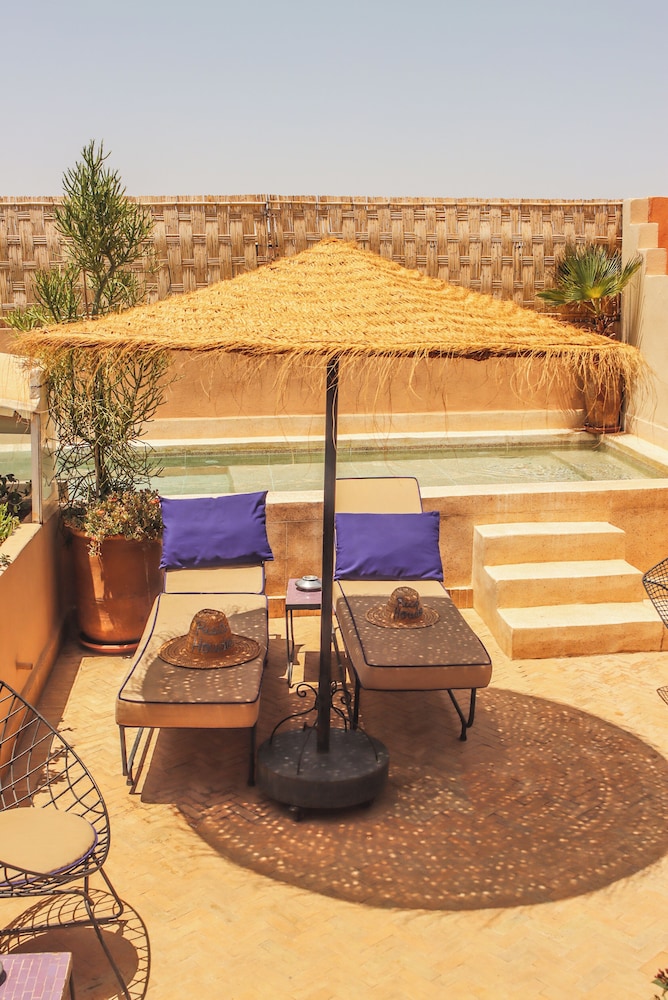 Riad Houdou 75/77