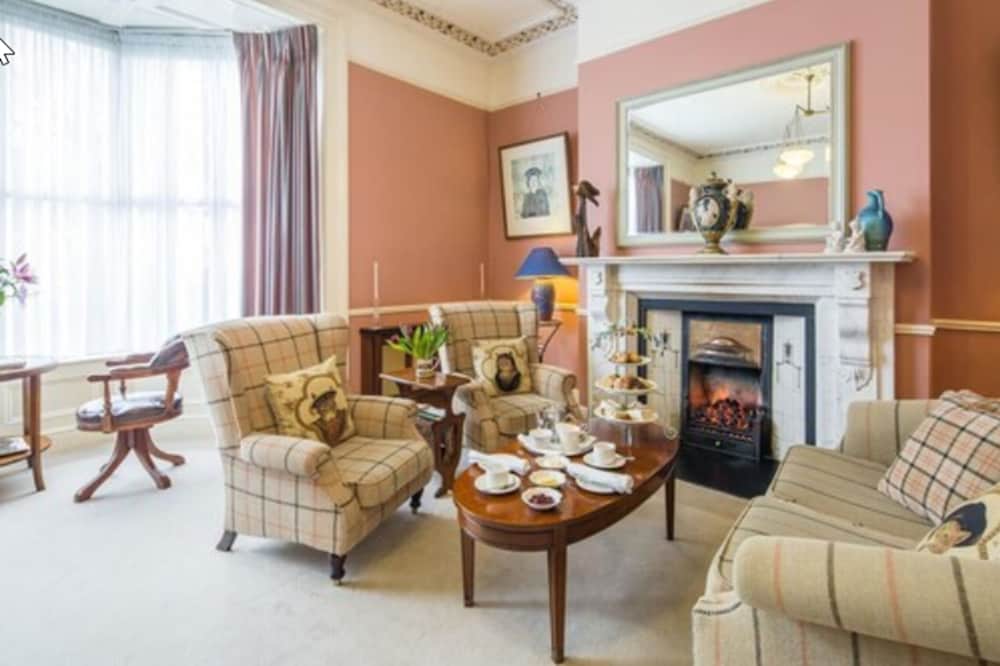 Aberdeen Lodge Dublin 23/50