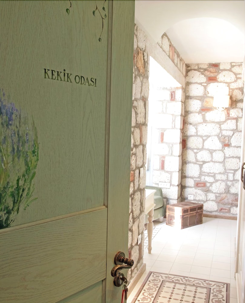 Igdeli Han Suit Otel Alacati 6/50