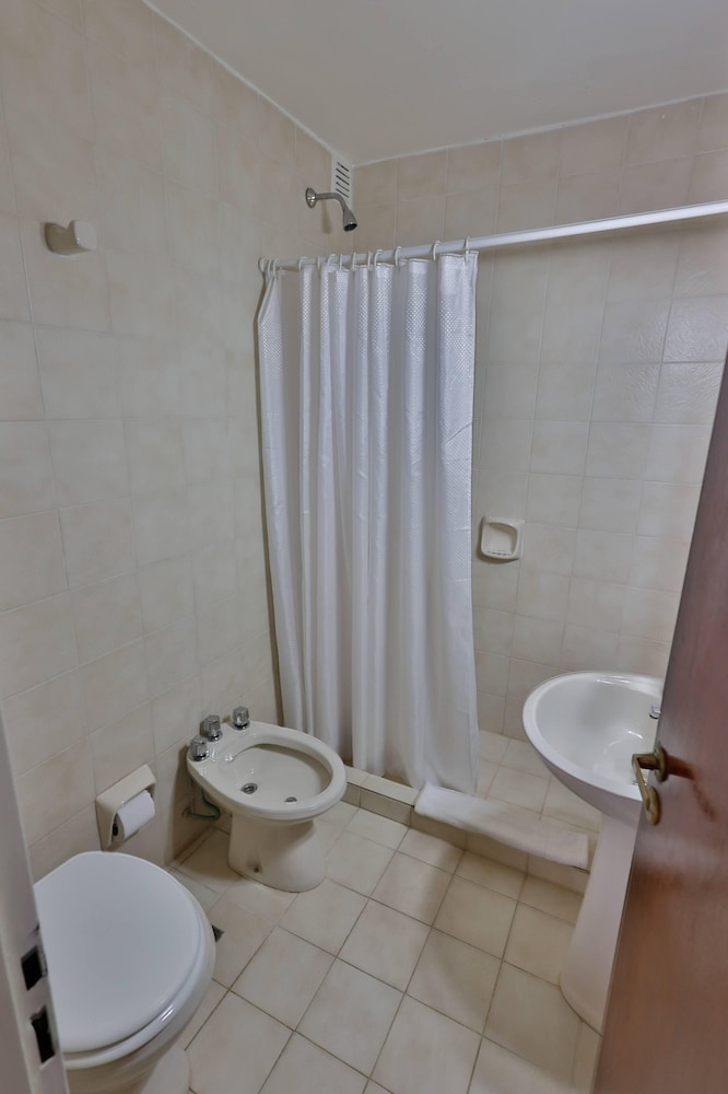La Ponderosa Apart Hotel 48/50