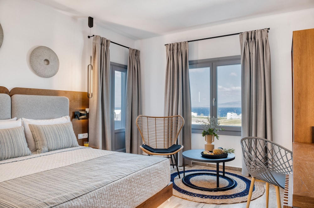 DELUXE, SUITE