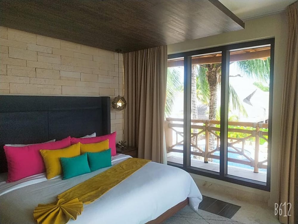 Junior Suite, Luxury, King Bed, Balcony