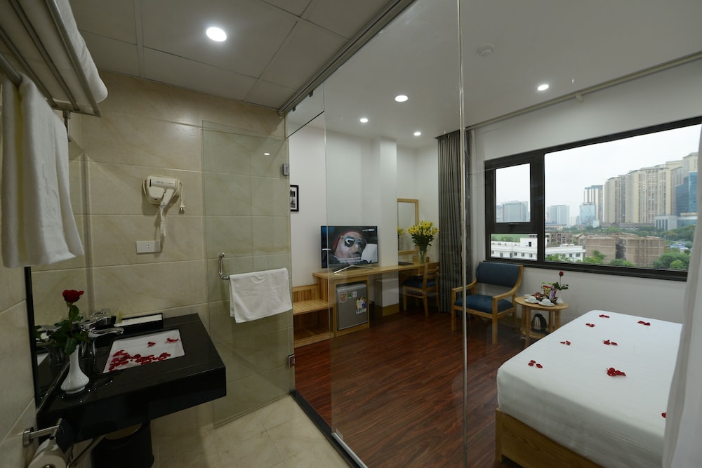 Blue Hanoi Inn City Hotel 50/50