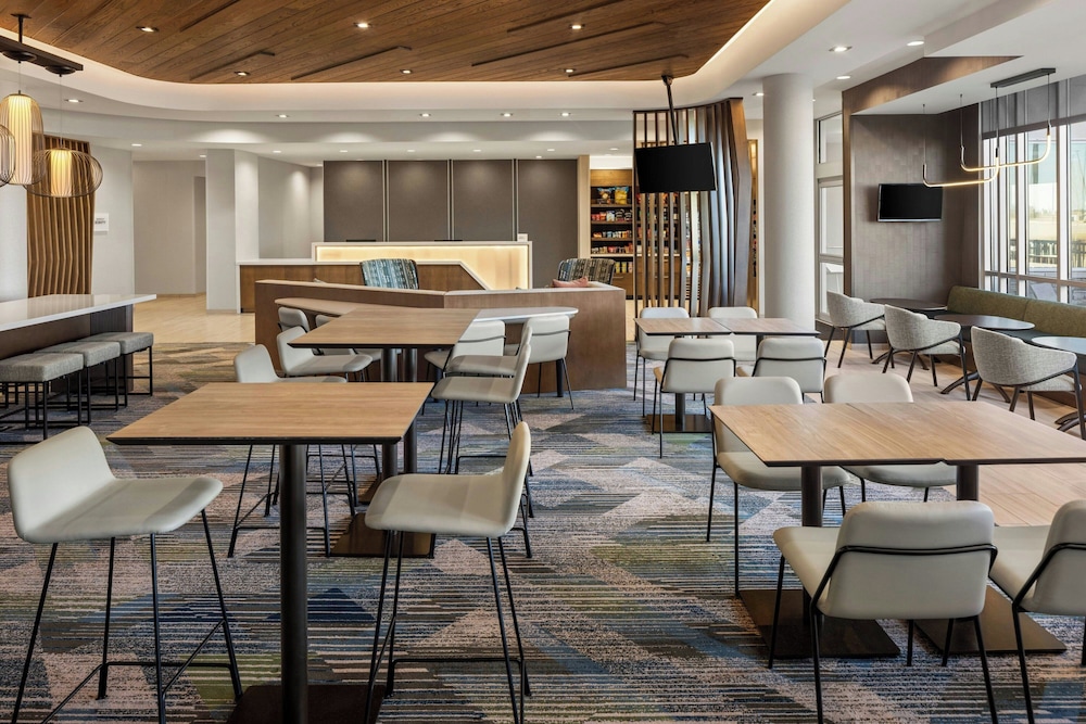 SpringHill Suites by Marriott Bettendorf 16/35