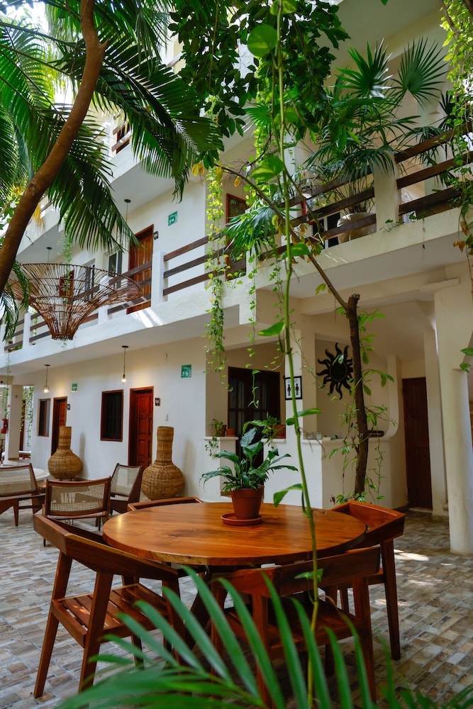 Hulku Playa Del Carmen 70/73