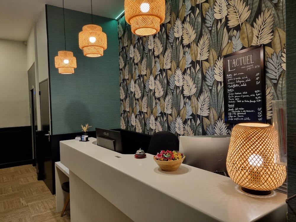 COMFORT HOTEL ACTUEL CHAMBERY CENTRE 6/71