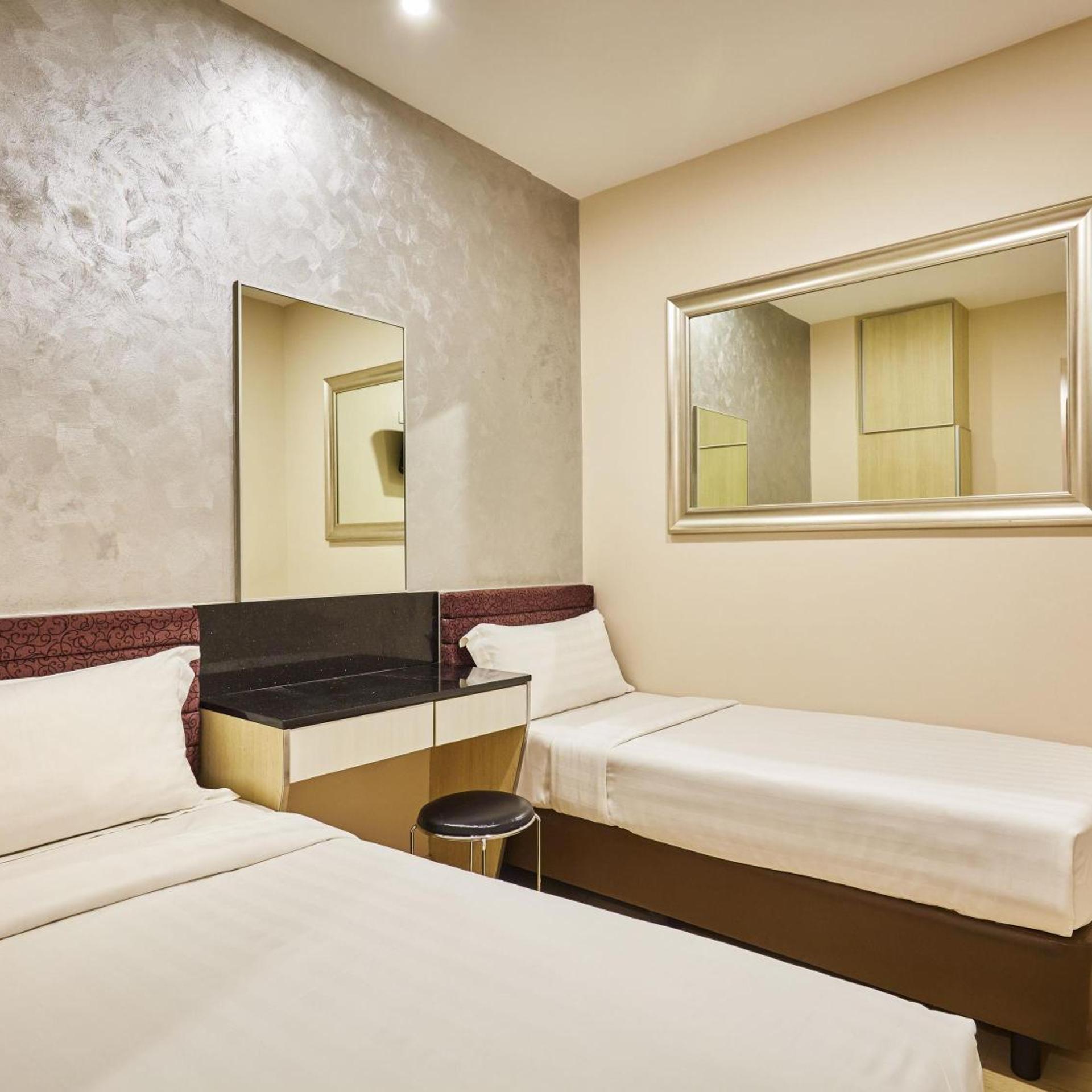 Standard, Twin Beds, No Window