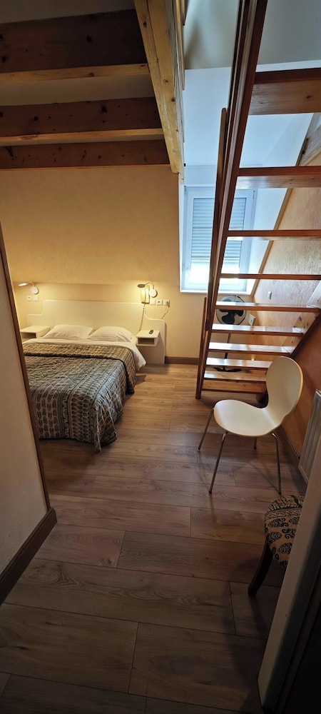 Hotel De France 30/49