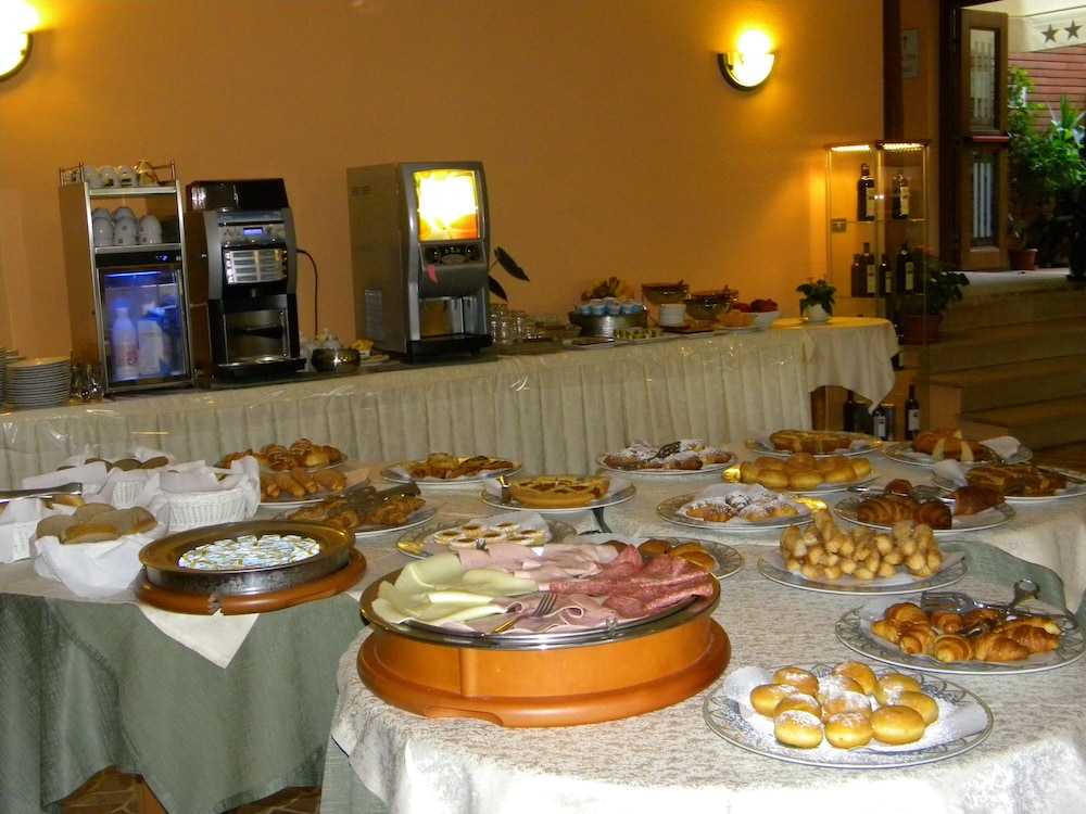 Hotel La Rosa Del Tirreno 20/40