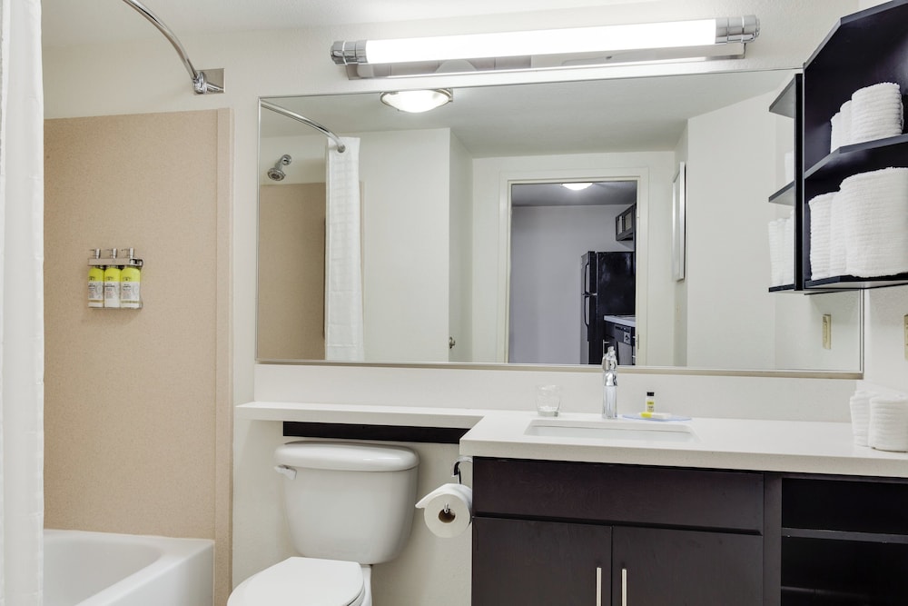 Candlewood Suites Ft. Lauderdale Airport Cruise 58/62