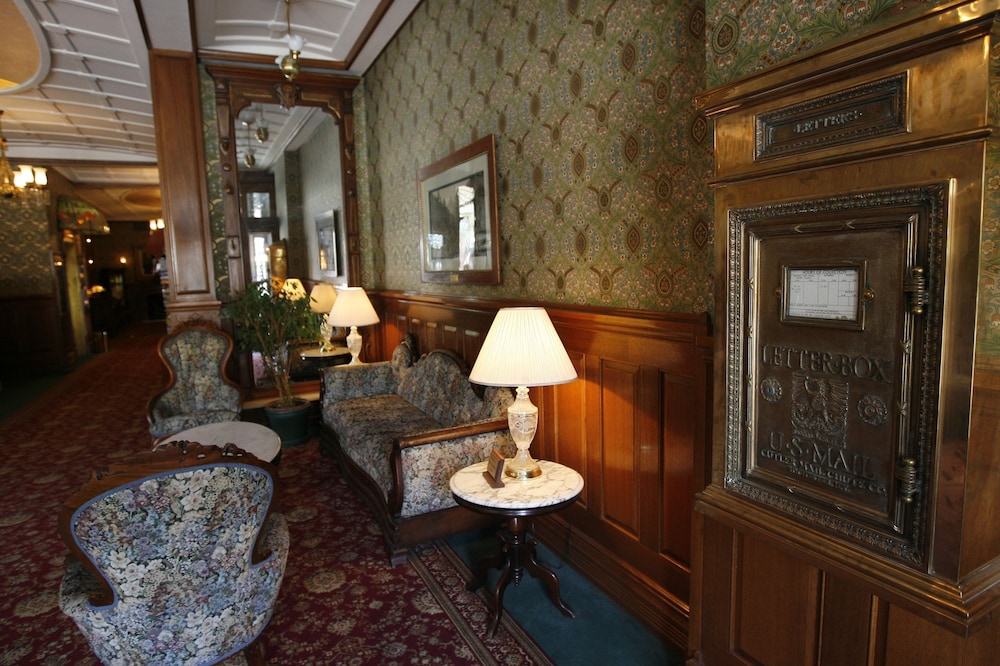 HISTORIC STRATER HOTEL 45/68