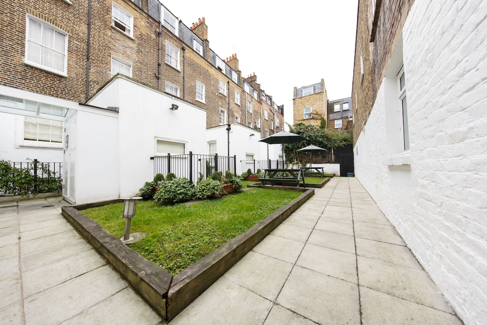Studios 2 Let North Gower 62/75