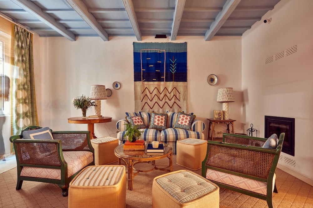 Cristine Bedfor Mahon Boutique Hotel 37/60
