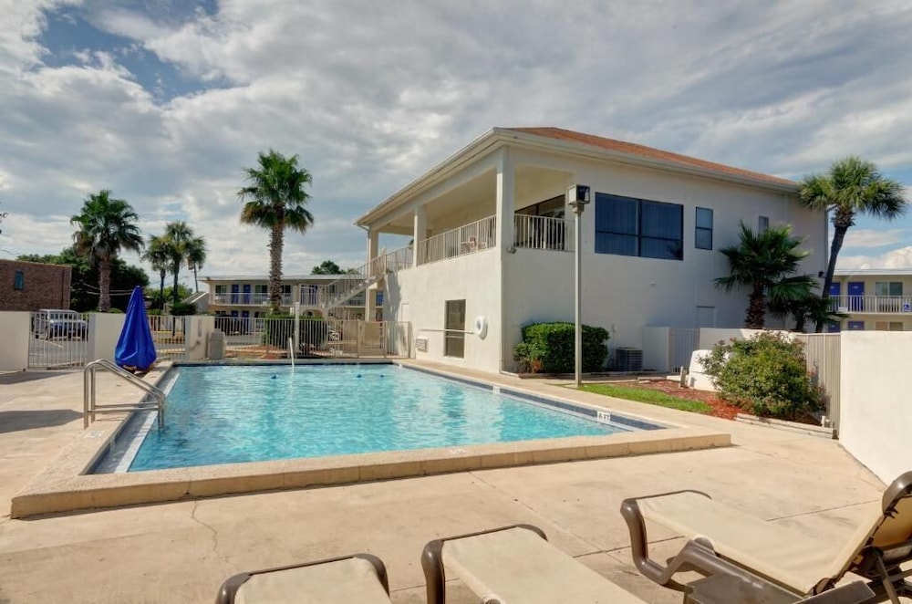 Motel6 Destin, FL 40/51
