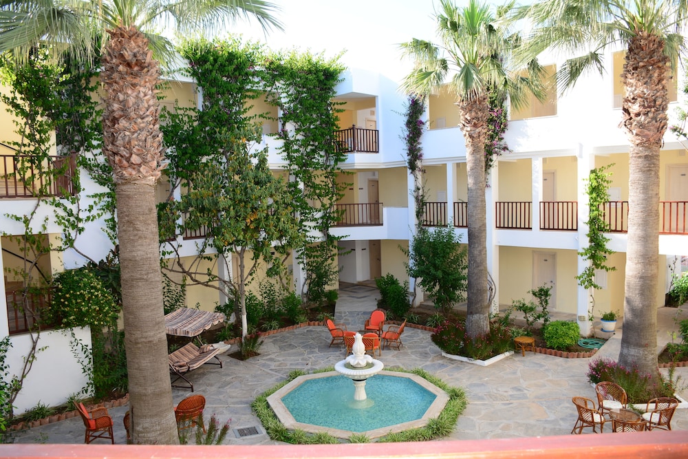 Natur Garden Hotel 40/49