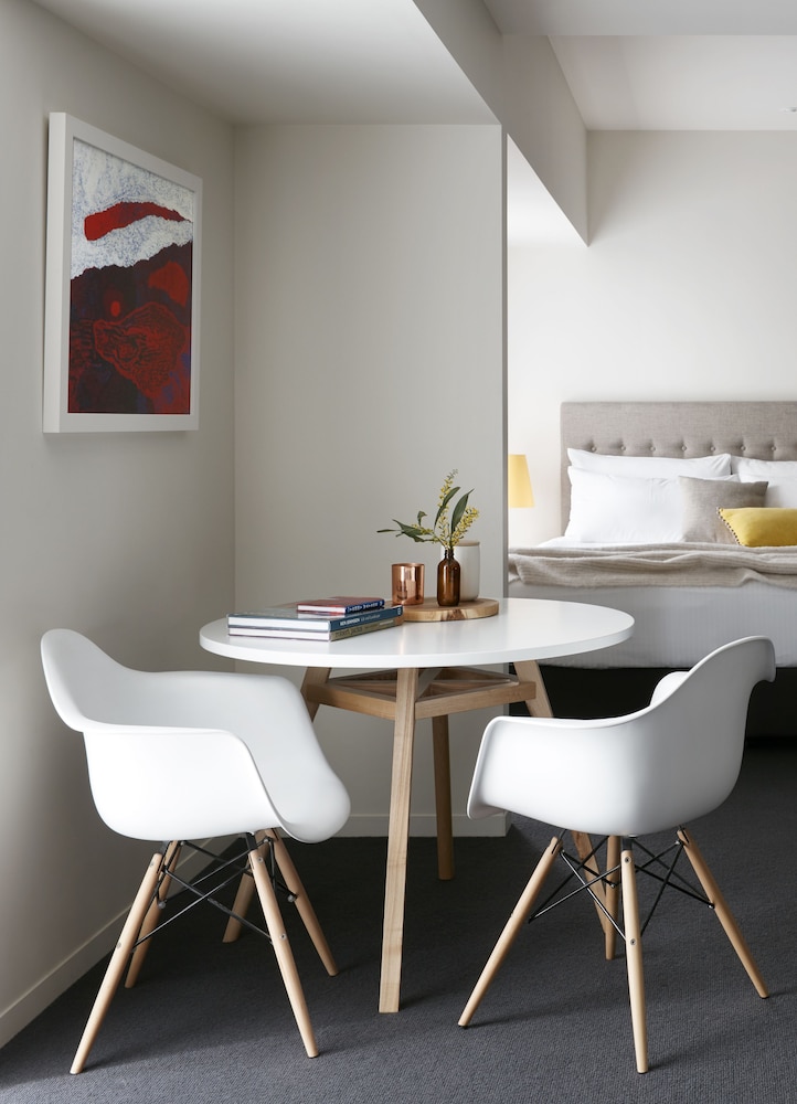 The Watson Adelaide - Art Series 48/52