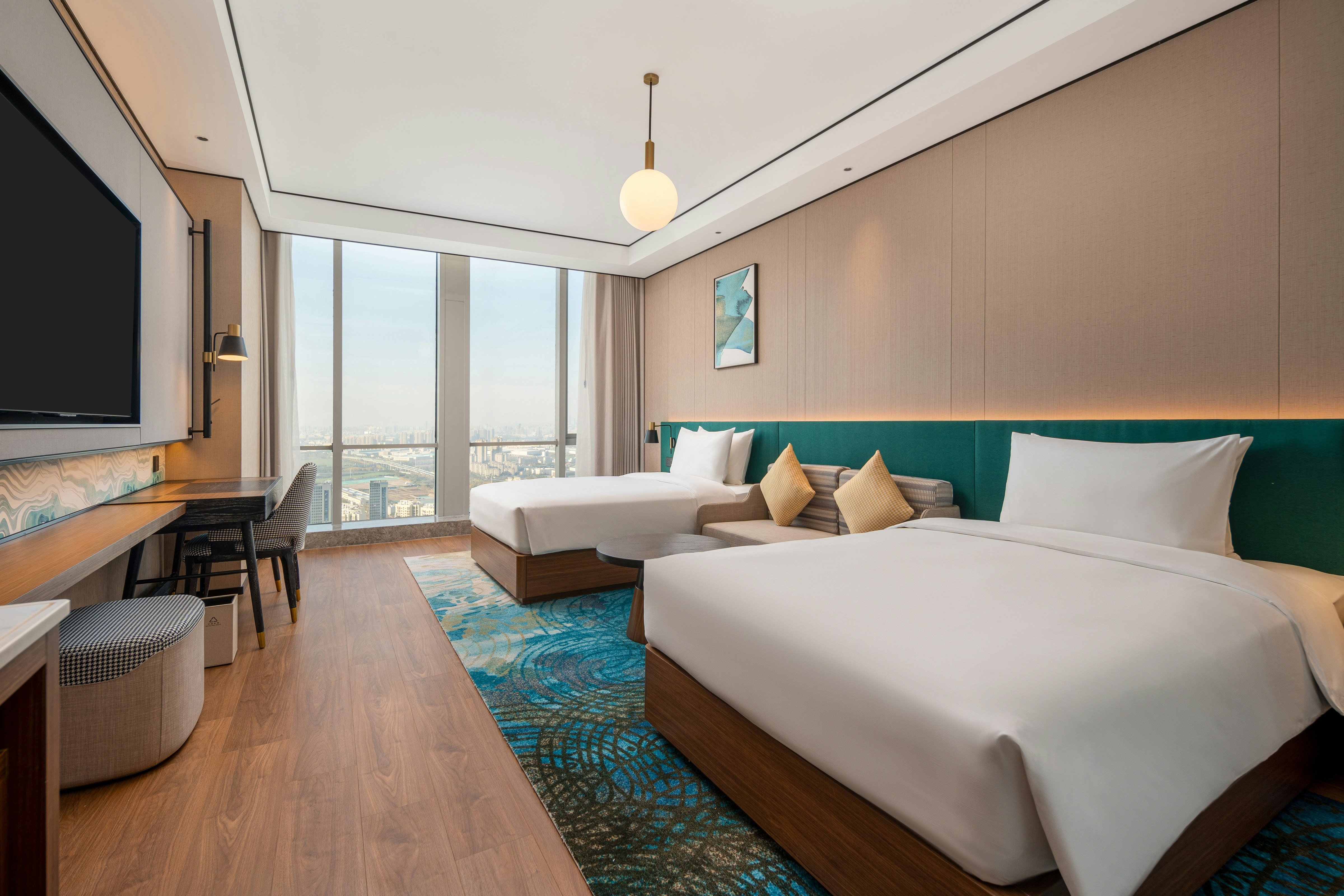 DELUXE, TWIN BEDS
