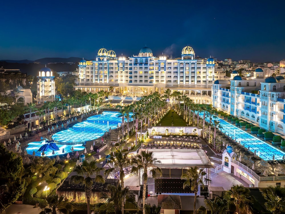 Rubi Platinum Spa Resort and Suites 8/72
